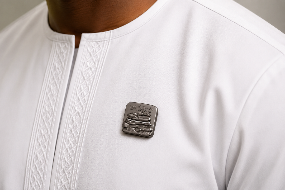 OLUMO GUNMETAL PIN
